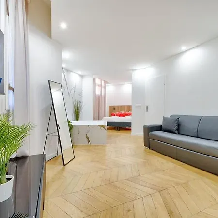 Apartment Welcome To & *